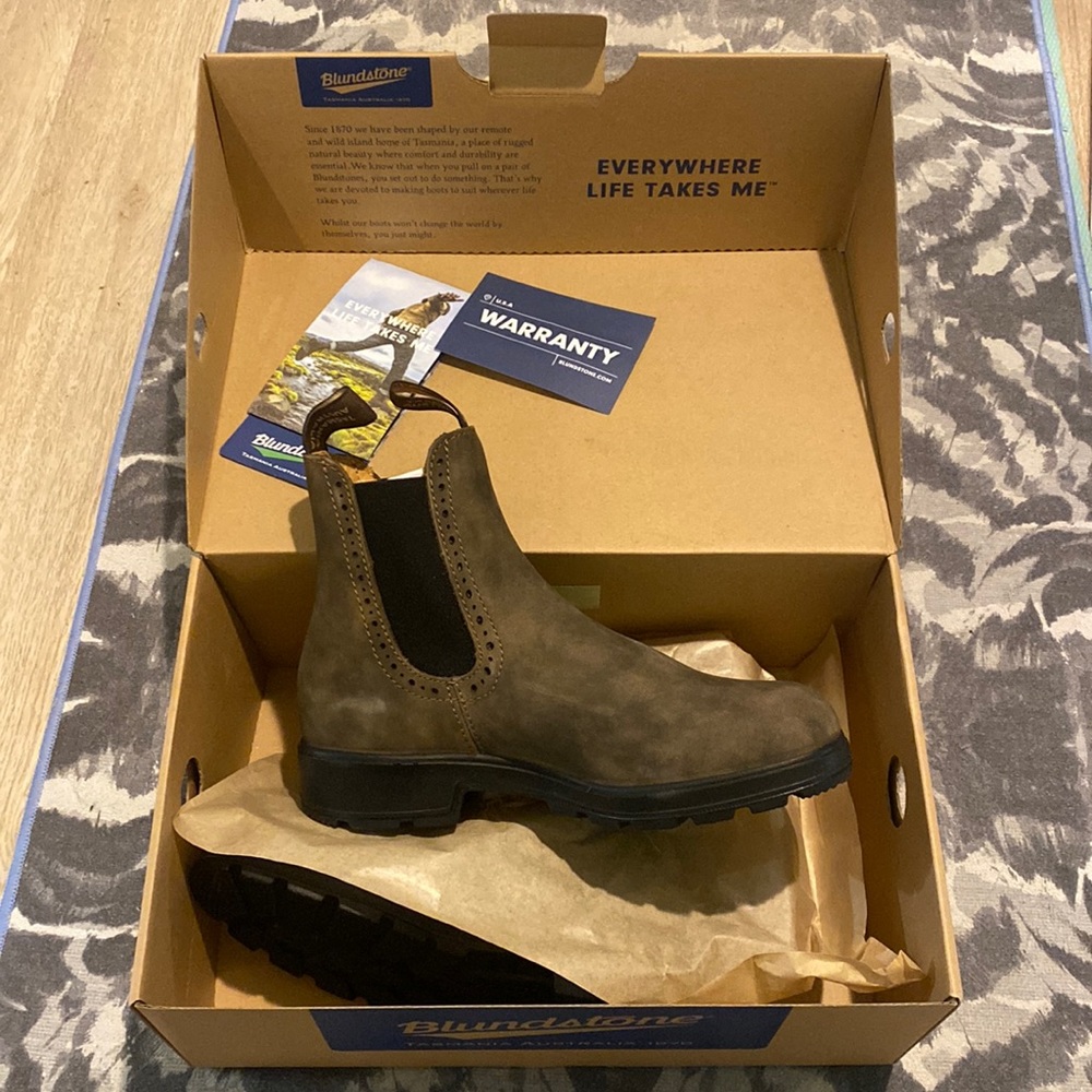 NEW In Box! Blundstone Womens 1351 high ankle leather boots